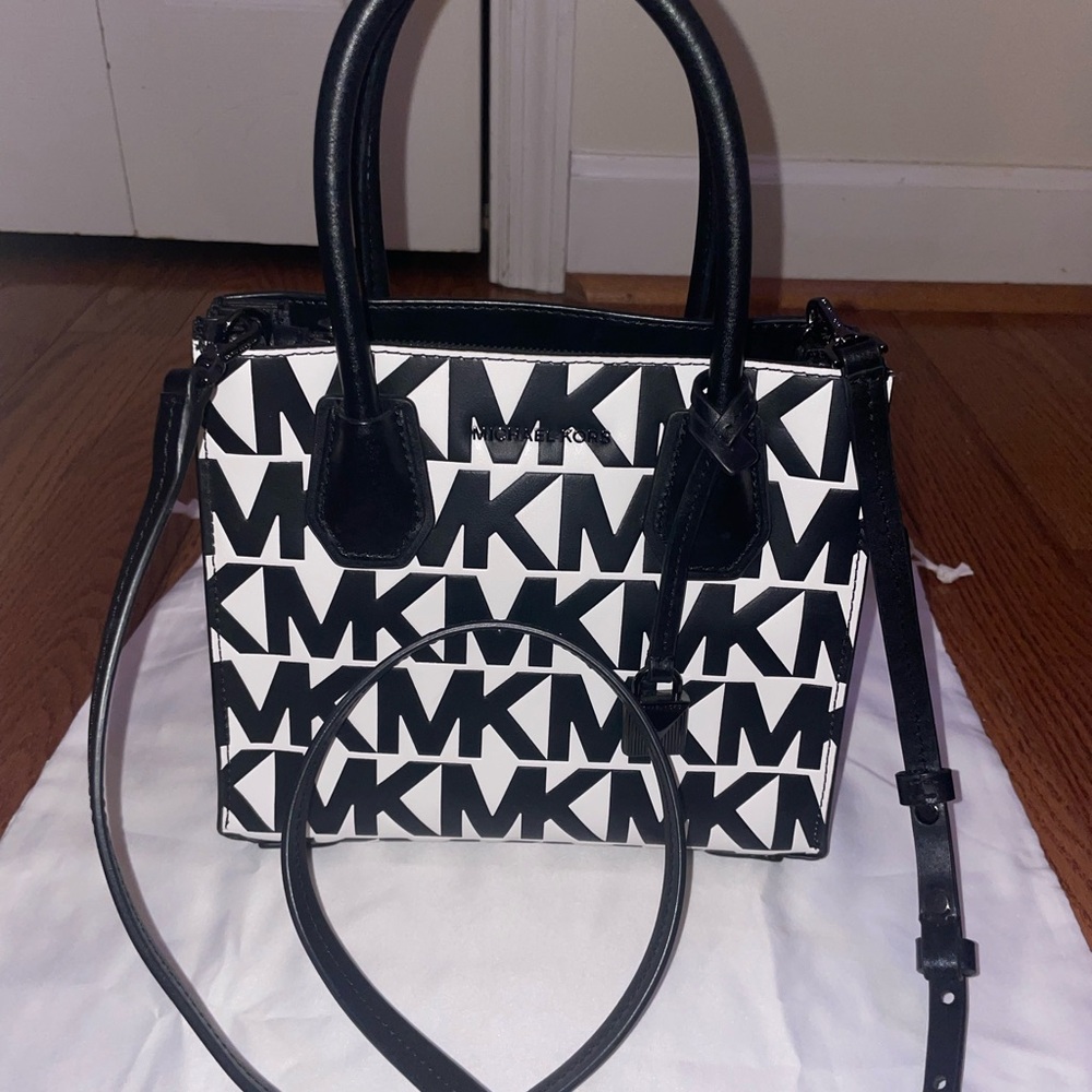 Michael Kors Monogram Black and White Satchel - Picture 2 of 11